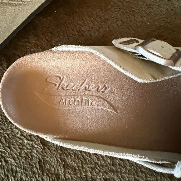 Women's Skechers arch fit Suede Slip-On Clogs size 11 - Picture 6 of 7